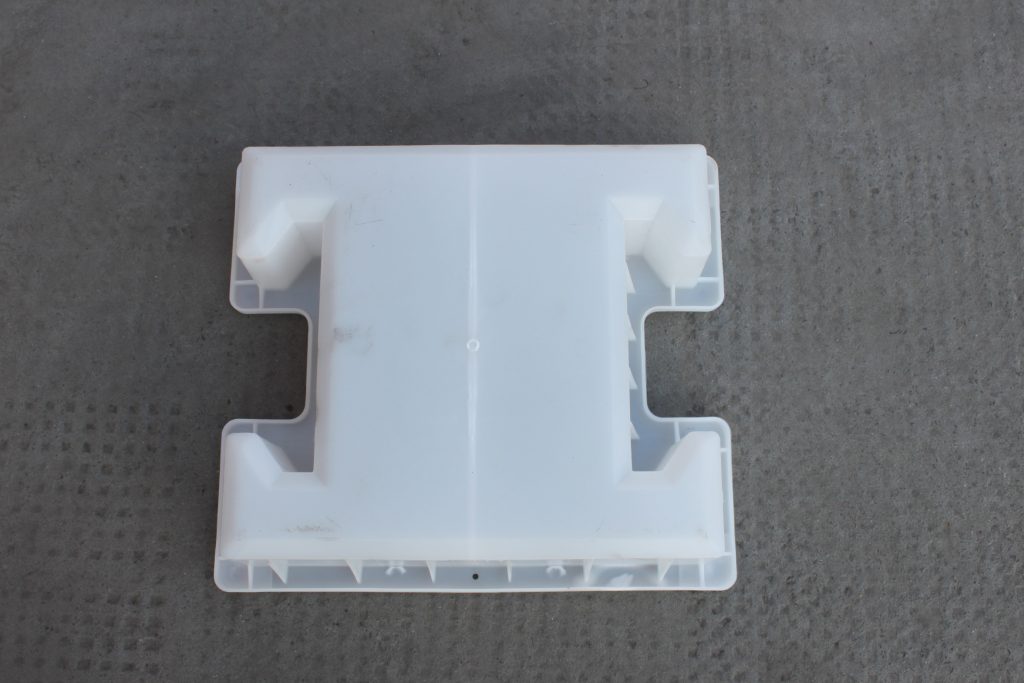 塑料連鎖磚模具的重量是決定它質量好壞的主要因素嗎？